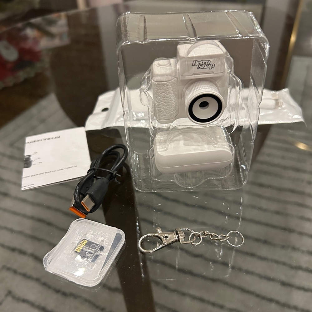 Mini Retro Snap Camera - Picture 2 of 4